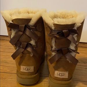 Bailey Bow brown ugg boots